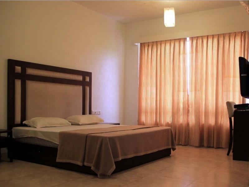 Dew Drops Boutique Retreat Hotel Игатпури Екстериор снимка